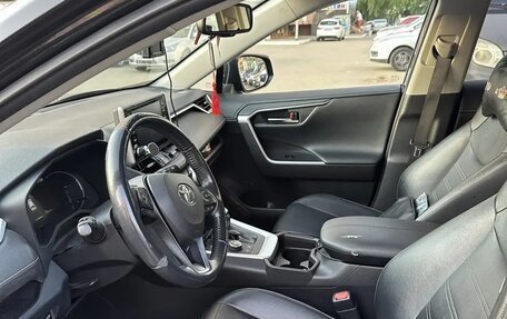 Toyota RAV4, 2020 год, 3 200 000 рублей, 5 фотография
