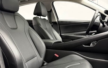Hyundai Elantra, 2023 год, 1 850 000 рублей, 14 фотография