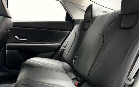 Hyundai Elantra, 2023 год, 1 850 000 рублей, 16 фотография