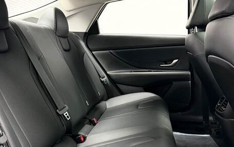 Hyundai Elantra, 2023 год, 1 850 000 рублей, 17 фотография