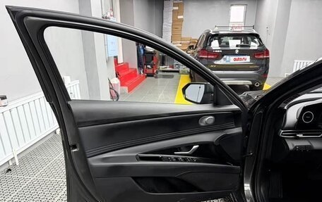 Hyundai Elantra, 2023 год, 1 850 000 рублей, 20 фотография
