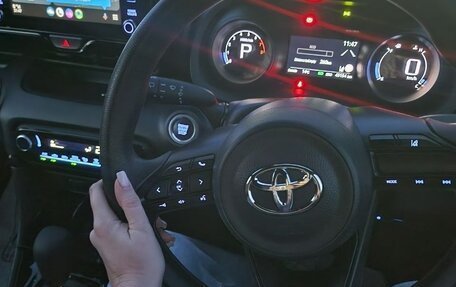 Toyota Yaris, 2021 год, 1 350 000 рублей, 8 фотография