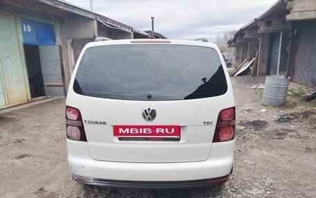 Volkswagen Touran III, 2007 год, 535 000 рублей, 4 фотография