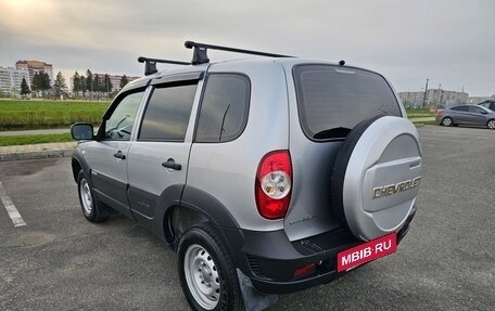 Chevrolet Niva I рестайлинг, 2018 год, 735 000 рублей, 6 фотография