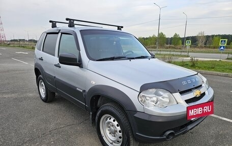 Chevrolet Niva I рестайлинг, 2018 год, 735 000 рублей, 3 фотография