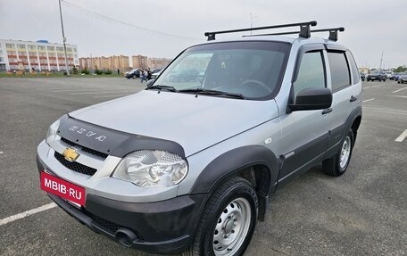 Chevrolet Niva I рестайлинг, 2018 год, 735 000 рублей, 2 фотография