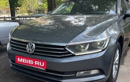 Volkswagen Passat B8 рестайлинг, 2016 год, 1 730 000 рублей, 3 фотография