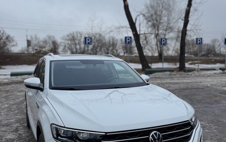 Volkswagen T-Roc I, 2023 год, 1 800 000 рублей, 3 фотография