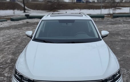 Volkswagen T-Roc I, 2023 год, 1 800 000 рублей, 2 фотография