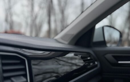 Volkswagen T-Roc I, 2023 год, 1 800 000 рублей, 14 фотография