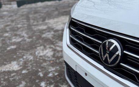 Volkswagen T-Roc I, 2023 год, 1 800 000 рублей, 13 фотография