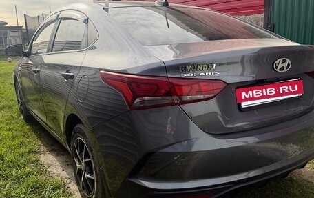 Hyundai Solaris II рестайлинг, 2021 год, 1 600 000 рублей, 4 фотография