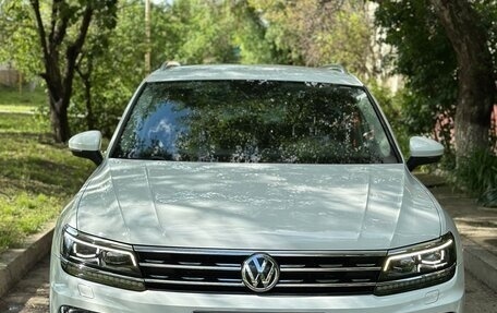 Volkswagen Tiguan II, 2019 год, 3 400 000 рублей, 1 фотография