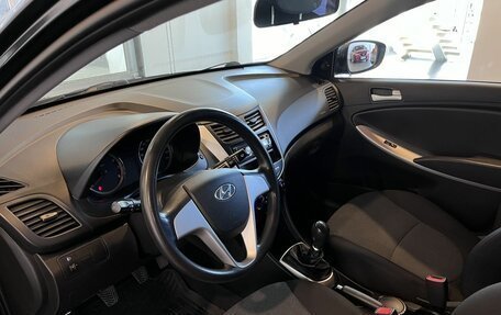 Hyundai Solaris II рестайлинг, 2013 год, 729 000 рублей, 22 фотография