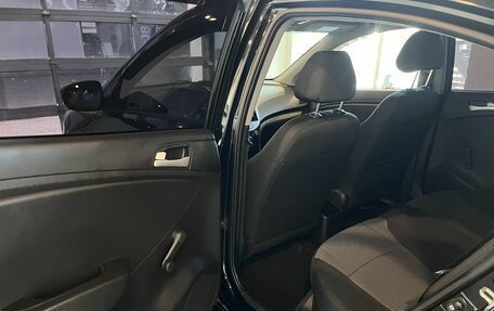 Hyundai Solaris II рестайлинг, 2013 год, 729 000 рублей, 24 фотография