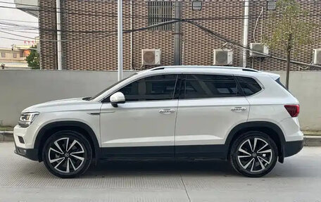 Volkswagen Tharu, 2023 год, 1 850 000 рублей, 7 фотография