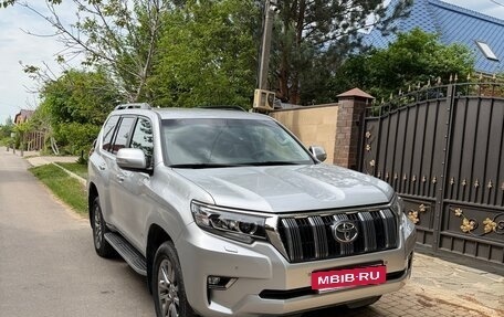 Toyota Land Cruiser Prado 150 рестайлинг 2, 2019 год, 5 150 000 рублей, 2 фотография