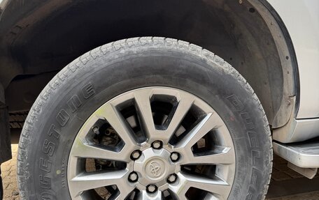 Toyota Land Cruiser Prado 150 рестайлинг 2, 2019 год, 5 150 000 рублей, 8 фотография