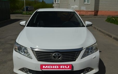 Toyota Camry, 2013 год, 1 675 000 рублей, 2 фотография