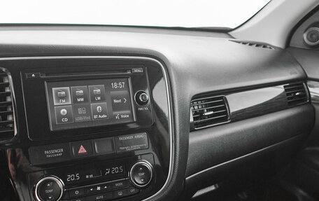 Mitsubishi Outlander III рестайлинг 3, 2015 год, 1 780 000 рублей, 16 фотография