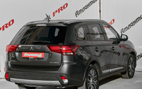 Mitsubishi Outlander III рестайлинг 3, 2015 год, 1 780 000 рублей, 6 фотография
