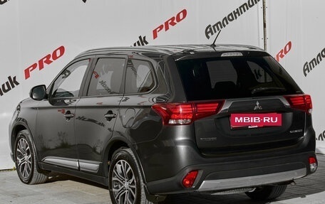 Mitsubishi Outlander III рестайлинг 3, 2015 год, 1 780 000 рублей, 8 фотография