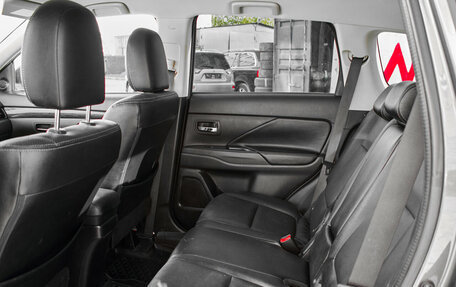 Mitsubishi Outlander III рестайлинг 3, 2015 год, 1 780 000 рублей, 23 фотография