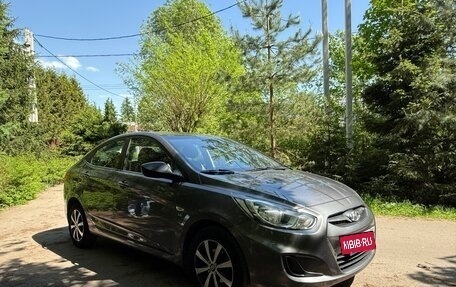 Hyundai Solaris II рестайлинг, 2011 год, 975 000 рублей, 2 фотография