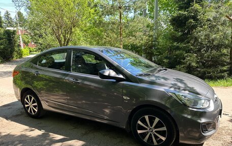 Hyundai Solaris II рестайлинг, 2011 год, 975 000 рублей, 16 фотография
