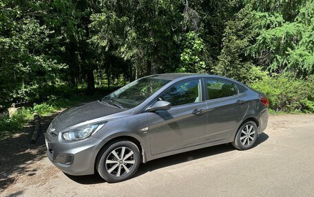 Hyundai Solaris II рестайлинг, 2011 год, 975 000 рублей, 17 фотография
