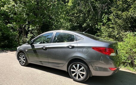Hyundai Solaris II рестайлинг, 2011 год, 975 000 рублей, 18 фотография
