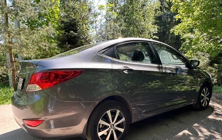 Hyundai Solaris II рестайлинг, 2011 год, 975 000 рублей, 13 фотография