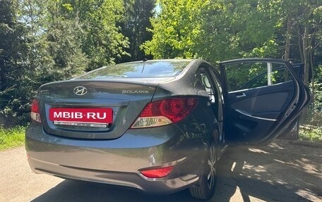 Hyundai Solaris II рестайлинг, 2011 год, 975 000 рублей, 10 фотография