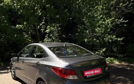 Hyundai Solaris II рестайлинг, 2011 год, 975 000 рублей, 11 фотография