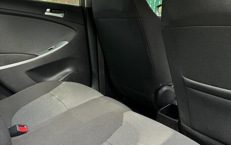 Hyundai Solaris II рестайлинг, 2011 год, 975 000 рублей, 28 фотография