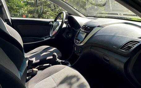 Hyundai Solaris II рестайлинг, 2011 год, 975 000 рублей, 22 фотография