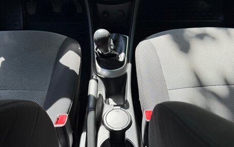 Hyundai Solaris II рестайлинг, 2011 год, 975 000 рублей, 25 фотография