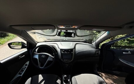 Hyundai Solaris II рестайлинг, 2011 год, 975 000 рублей, 26 фотография