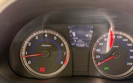 Hyundai Solaris II рестайлинг, 2011 год, 450 000 рублей, 8 фотография