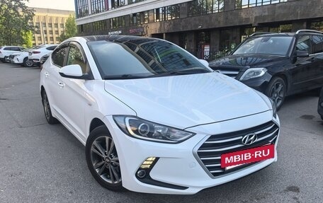 Hyundai Elantra VI рестайлинг, 2016 год, 1 200 000 рублей, 2 фотография