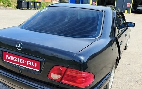 Mercedes-Benz E-Класс, 1999 год, 450 000 рублей, 3 фотография