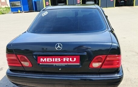 Mercedes-Benz E-Класс, 1999 год, 450 000 рублей, 4 фотография