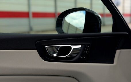 Volvo XC60 II, 2020 год, 3 990 000 рублей, 12 фотография