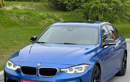 BMW 3 серия, 2018 год, 1 550 000 рублей, 3 фотография