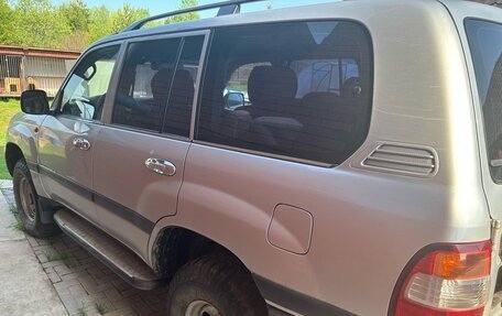 Toyota Land Cruiser 100 рестайлинг 2, 2005 год, 3 850 000 рублей, 5 фотография
