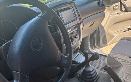 Toyota Land Cruiser 100 рестайлинг 2, 2005 год, 3 850 000 рублей, 6 фотография