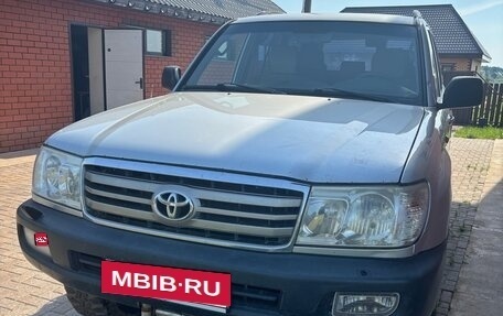 Toyota Land Cruiser 100 рестайлинг 2, 2005 год, 3 850 000 рублей, 2 фотография