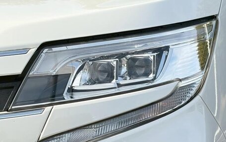 Toyota Noah III, 2021 год, 1 980 000 рублей, 7 фотография