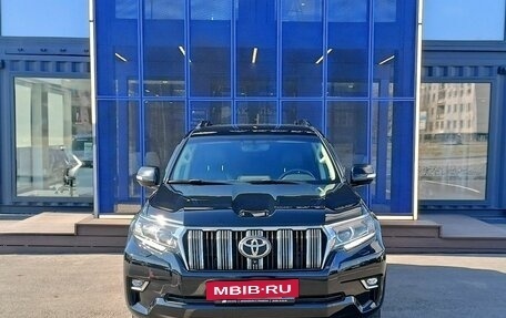 Toyota Land Cruiser Prado 150 рестайлинг 2, 2020 год, 6 200 000 рублей, 2 фотография