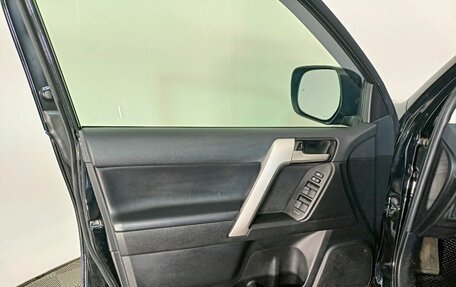 Toyota Land Cruiser Prado 150 рестайлинг 2, 2020 год, 6 200 000 рублей, 11 фотография